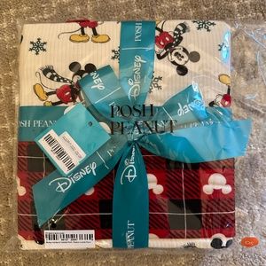 Posh Peanut Mickey Christmas Patoo